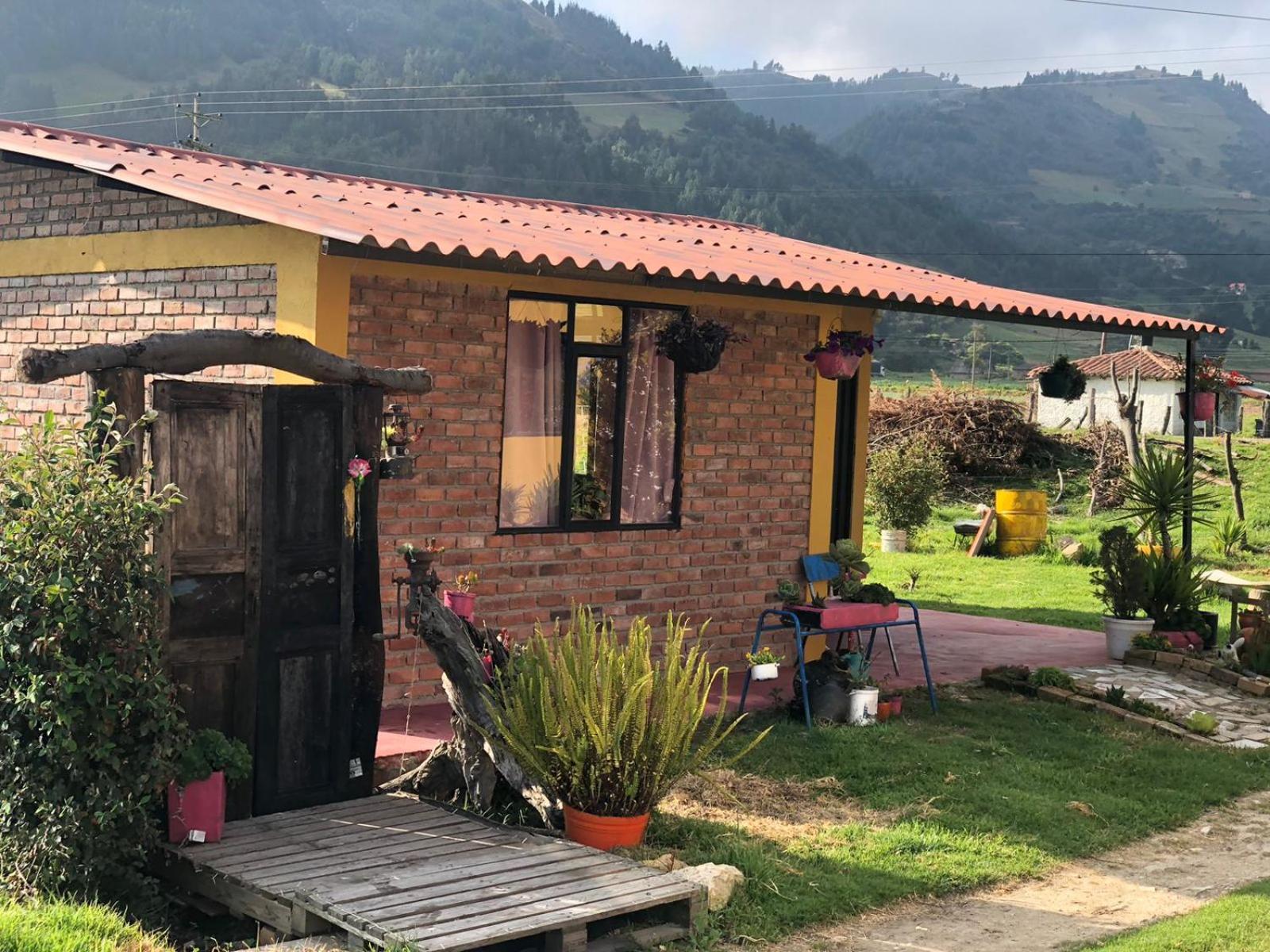 Hospedaje Maria Valentina Tota Bagian luar foto